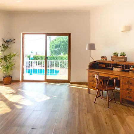 Villa Family House, Sea View, Pool, Near Sintra Colares