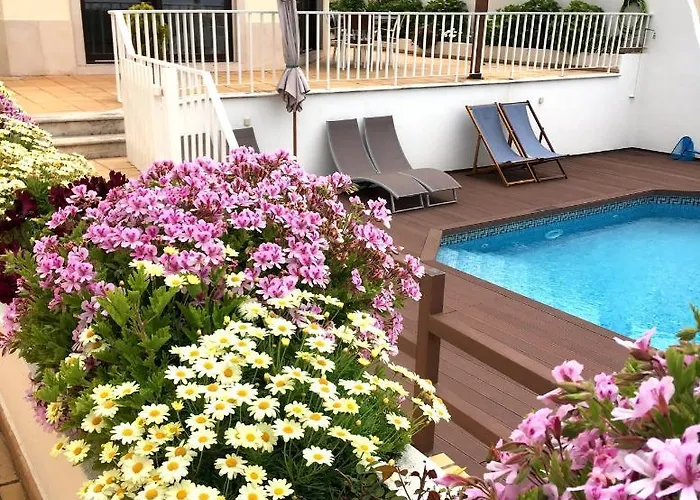 Villa Family House, Sea View, Pool, Near Sintra Colares