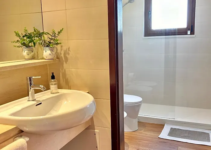 Family House, Sea View, Pool, Near Sintra Colares