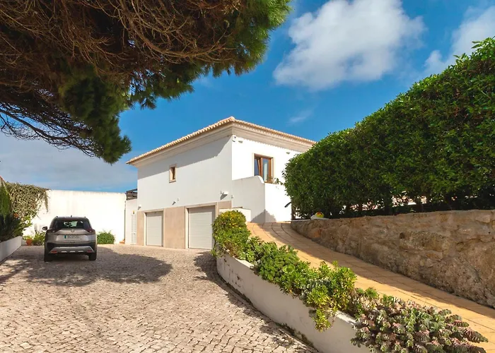 Family House, Sea View, Pool, Near Sintra Colares