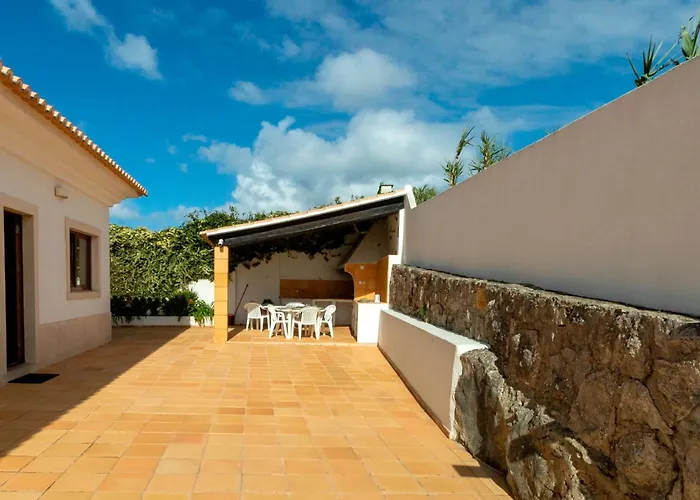 Villa Family House, Sea View, Pool, Near Sintra *