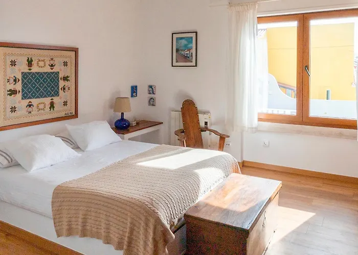 Villa Family House, Sea View, Pool, Near Sintra Colares