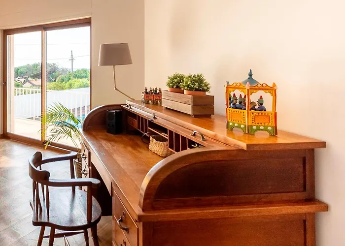Family House, Sea View, Pool, Near Sintra Colares