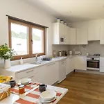 Willa Family House, Sea View, Pool, Near Sintra Colares