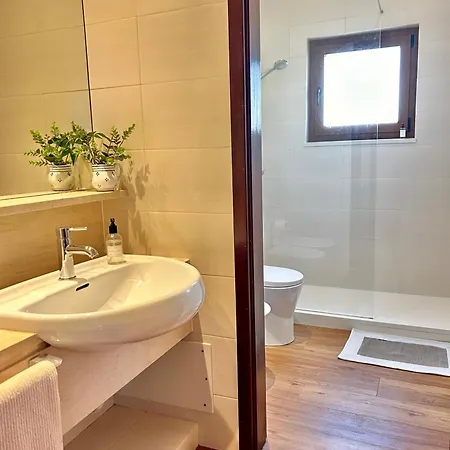 Family House, Sea View, Pool, Near Sintra Colares