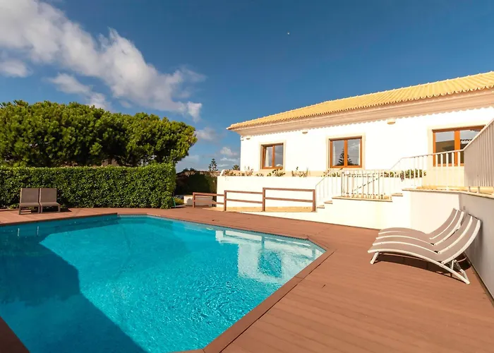 Family House, Sea View, Pool, Near Sintra וילה